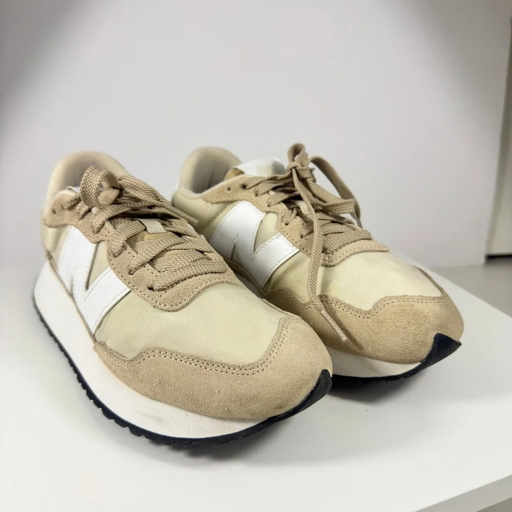 New Balance 237 Sneakers Womens 7 Moonbeam Beige Suede Low Top WS237YB